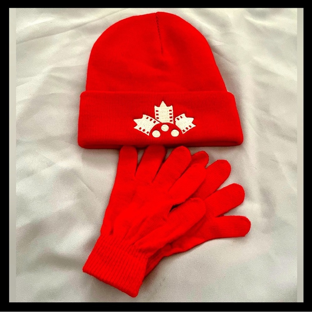 NWOT Canadian Film Festival toque and gloves
